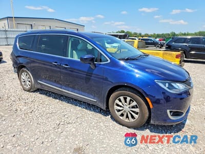 Czwarte zdjęcie samochodu z boku: 2018 CHRYSLER PACIFICA TOURING L VIN:2C4RC1BG5JR197818 - miniatura