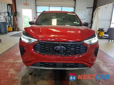 Piąte zdjęcie samochodu w środku: 2023 FORD ESCAPE ST LINE VIN:1FMCU9MN0PUA73959 - miniatura