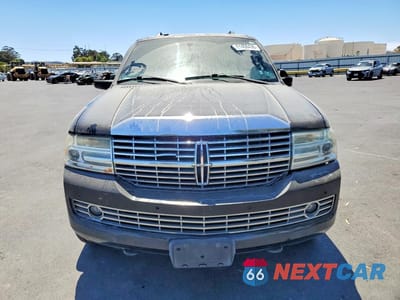 Piąte zdjęcie samochodu w środku: 2011 LINCOLN NAVIGATOR L VIN:5LMJJ3J57BEJ00432 - miniatura
