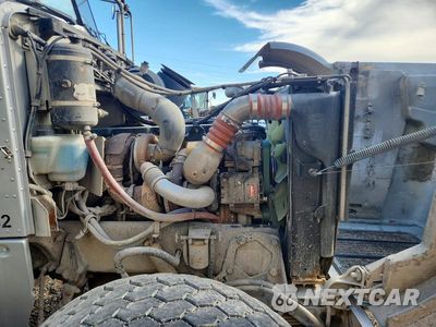 Zdjęcie 10 z 13 samochodu: 2005 PETERBILT 357 DUMP TRUCK VIN:1NPALUEX35D849282 - miniatura