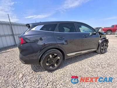 Trzecie zdjęcie samochodu z tyłu: 2026 KIA SPORTAGE LX VIN:5XYK23DF1TG386476 - miniatura