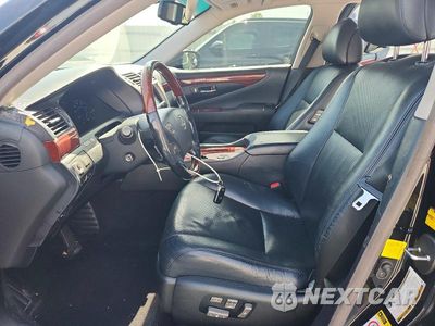 Zdjęcie 7 z 13 samochodu: 2011 LEXUS LS 460 VIN:JTHCL5EF2B5010368 - miniatura