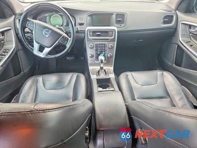 Zdjęcie 8 z 13 samochodu: 2015 VOLVO V60 PREMIER VIN:YV126MEB2F1199574 - miniatura