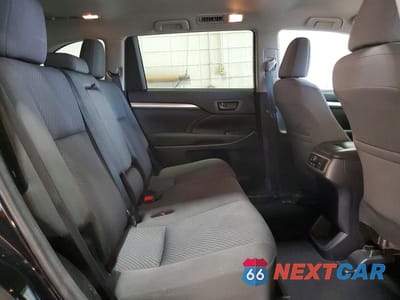 Zdjęcie 11 z 14 samochodu: 2016 TOYOTA HIGHLANDER LE VIN:5TDBKRFH0GS300861 - miniatura