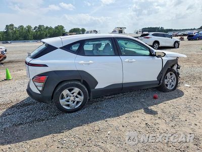Trzecie zdjęcie samochodu z tyłu: 2023 HYUNDAI KONA ESSENTIAL VIN:KM8HA3AB9TU391126 - miniatura