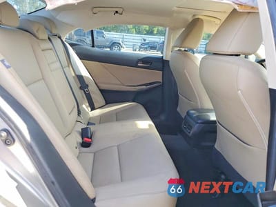 Zdjęcie 10 z 13 samochodu: 2018 LEXUS IS 300 VIN:JTHBA1D21J5075669 - miniatura