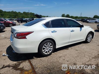 Trzecie zdjęcie samochodu z tyłu: 2014 NISSAN ALTIMA 2.5 S VIN:1N4AL3AP0EN357431 - miniatura