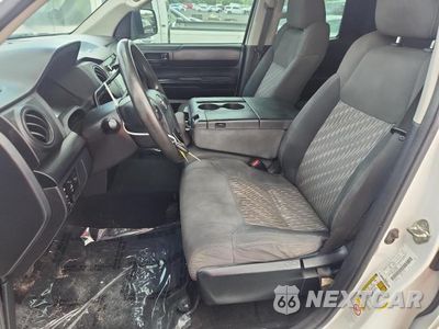 Zdjęcie 7 z 12 samochodu: 2018 TOYOTA TUNDRA SR VIN:5TFRM5F15JX134035 - miniatura
