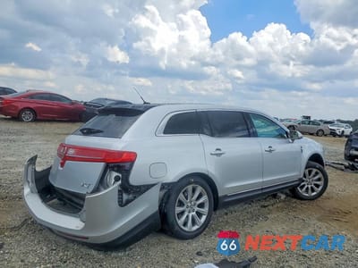 Trzecie zdjęcie samochodu z tyłu: 2017 LINCOLN MKT VIN:2LMHJ5FK4HBL00589 - miniatura