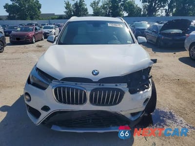 Piąte zdjęcie samochodu w środku: 2018 BMW X1 XDRIVE28I VIN:WBXHT3C31J5K21440 - miniatura