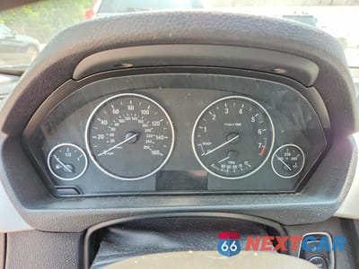 Zdjęcie 9 z 12 samochodu: 2013 BMW 328 XI VIN:WBA3B3C53DF541026 - miniatura