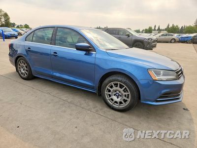 Czwarte zdjęcie samochodu z boku: 2017 VOLKSWAGEN JETTA S VIN:3VW2B7AJ4HM396507 - miniatura