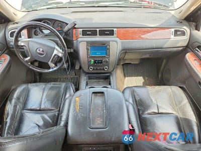 Zdjęcie 8 z 13 samochodu: 2007 GMC YUKON XL C1500 VIN:1GKFC16057J366835 - miniatura