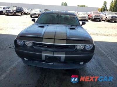 Piąte zdjęcie samochodu w środku: 2012 DODGE CHALLENGER SXT VIN:2C3CDYAG9CH194074 - miniatura
