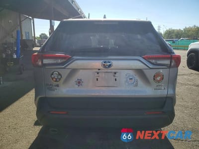 Zdjęcie 6 z 13 samochodu: 2021 TOYOTA RAV4 HYBRID XLE VIN:2T3R6RFV4MW015583 - miniatura