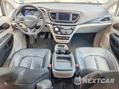Zdjęcie 8 z 13 samochodu: 2018 CHRYSLER PACIFICA TOURING L VIN:2C4RC1BG2JR152030 - miniatura