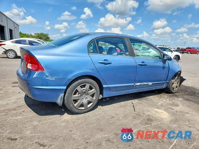 Trzecie zdjęcie samochodu z tyłu: 2008 HONDA CIVIC LX VIN:1HGFA16588L092857 - miniatura