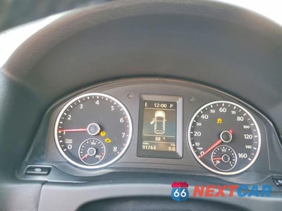 Zdjęcie 9 z 12 samochodu: 2010 VOLKSWAGEN TIGUAN SE VIN:WVGBV7AXXAW510655 - miniatura