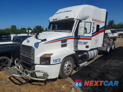 2022 MACK ANTHEM SEMI TRUCK 1M1AN4GY5NM030815 - główne zdjęcie licytacji z USA - miniatura