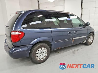 Trzecie zdjęcie samochodu z tyłu: 2006 CHRYSLER TOWN & COUNTRY VIN:1A4GP45R26B760527 - miniatura