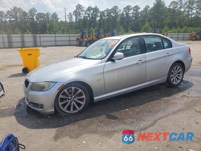 2011 BMW 328 I WBAPH7G51BNM56030 - główne zdjęcie licytacji z USA - miniatura