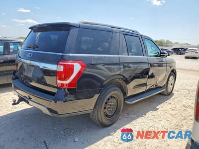 Trzecie zdjęcie samochodu z tyłu: 2021 FORD EXPEDITION XLT VIN:1FMJU1HT4MEA33214 - miniatura