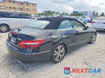 Trzecie zdjęcie samochodu z tyłu: 2011 MERCEDES-BENZ E 350 VIN:WDDKK5GF1BF085981 - miniatura