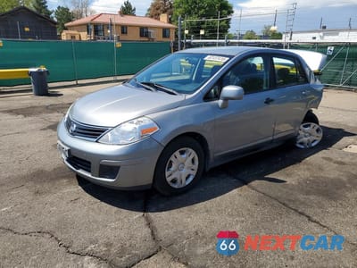 2010 NISSAN VERSA 1.8 S 3N1BC1APXAL403914 - główne zdjęcie licytacji z USA - miniatura