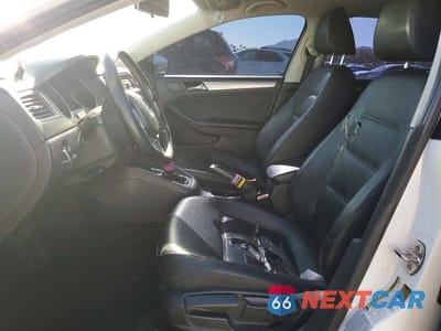 Zdjęcie 7 z 12 samochodu: 2015 VOLKSWAGEN JETTA SE VIN:3VWD17AJ3FM276352 - miniatura