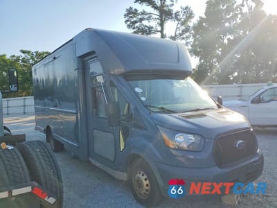 Czwarte zdjęcie samochodu z boku: 2021 FORD TRANSIT 350 HD DELIVERY TRUCK VIN:1FDDF6P80MKA92733 - miniatura
