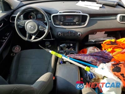 Zdjęcie 8 z 13 samochodu: 2016 KIA SORENTO LX VIN:5XYPG4A30GG118628 - miniatura
