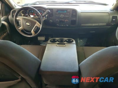 Zdjęcie 8 z 12 samochodu: 2011 CHEVROLET SILVERADO K1500 LT VIN:3GCPKSE36BG378085 - miniatura