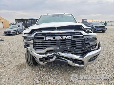Piąte zdjęcie samochodu w środku: 2026 RAM 2500 TRADESMAN VIN:3C63R5HL2TG238230 - miniatura
