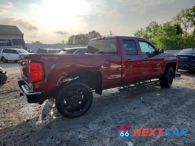 Trzecie zdjęcie samochodu z tyłu: 2016 CHEVROLET SILVERADO K1500 LT VIN:1GCVKREH9GZ246585 - miniatura