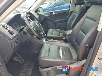 Zdjęcie 7 z 12 samochodu: 2010 VOLKSWAGEN TIGUAN SE VIN:WVGBV7AX7AW532662 - miniatura