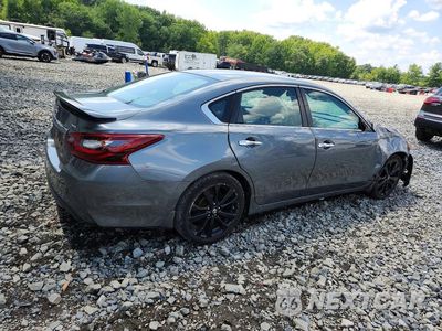 Trzecie zdjęcie samochodu z tyłu: 2017 NISSAN ALTIMA 2.5 SR VIN:1N4AL3AP3HC267187 - miniatura