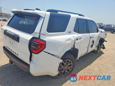 Trzecie zdjęcie samochodu z tyłu: 2026 TOYOTA 4RUNNER SR5 VIN:JTEVA5BR4T5107860 - miniatura