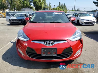 Piąte zdjęcie samochodu w środku: 2014 HYUNDAI VELOSTER BASE VIN:KMHTC6AD1EU182506 - miniatura