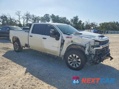 Czwarte zdjęcie samochodu z boku: 2026 CHEVROLET SILVERADO K2500 CUSTOM VIN:1GC1KMEY5TF248556 - miniatura