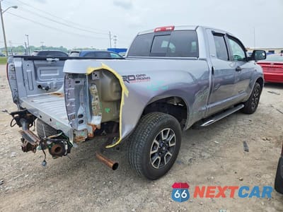 Trzecie zdjęcie samochodu z tyłu: 2013 TOYOTA TUNDRA DOUBLE CAB SR5 VIN:5TFUW5F10DX298494 - miniatura