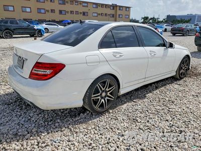 Trzecie zdjęcie samochodu z tyłu: 2014 MERCEDES-BENZ C 250 VIN:WDDGF4HB1EA953558 - miniatura
