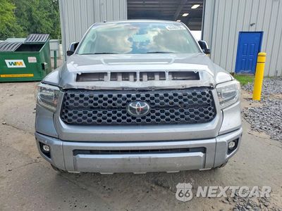 Piąte zdjęcie samochodu w środku: 2018 TOYOTA TUNDRA PLATINUM VIN:5TFAW5F15JX747635 - miniatura