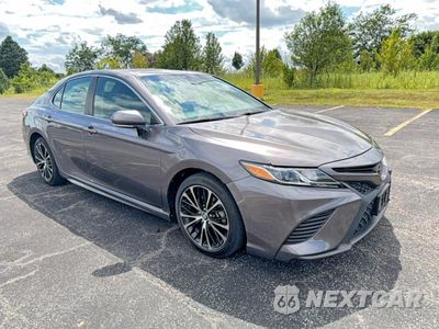 2018 TOYOTA CAMRY SE 4T1B11HKXJU560650 - główne zdjęcie licytacji z USA - miniatura