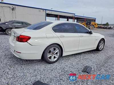 Trzecie zdjęcie samochodu z tyłu: 2011 BMW 528 I VIN:WBAFR1C54BC749394 - miniatura