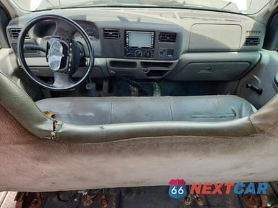 Zdjęcie 8 z 12 samochodu: 2000 FORD F250 SUPER DUTY VIN:1FTNX20F8YEB38384 - miniatura