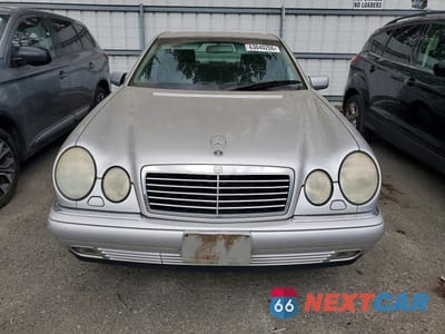 Piąte zdjęcie samochodu w środku: 1999 MERCEDES-BENZ E 320 4MATIC VIN:WDBJF82H4XX018540 - miniatura