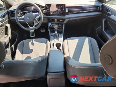 Zdjęcie 8 z 12 samochodu: 2025 VOLKSWAGEN JETTA SPORT VIN:3VWBX7BU7SM026251 - miniatura
