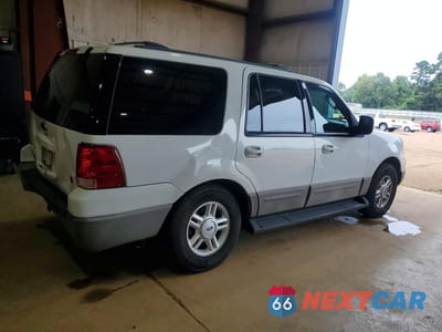 Trzecie zdjęcie samochodu z tyłu: 2003 FORD EXPEDITION XLT VIN:1FMRU15W63LA83012 - miniatura