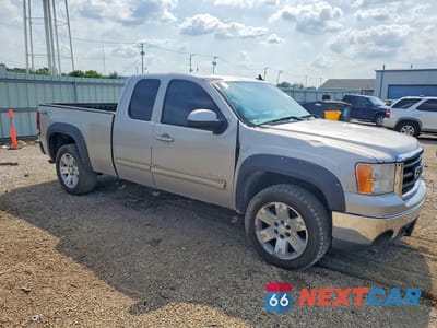 Czwarte zdjęcie samochodu z boku: 2008 GMC SIERRA K1500 VIN:2GTEK190981216468 - miniatura