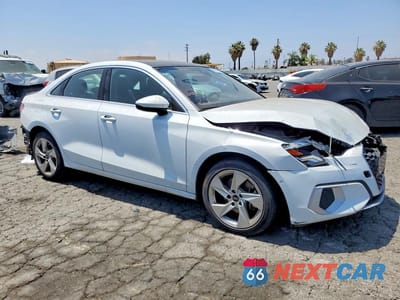 Czwarte zdjęcie samochodu z boku: 2024 AUDI A3 PREMIUM VIN:WAUAUDGY3RA079454 - miniatura